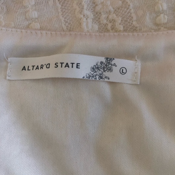 Altar’d State Lakelyn Ivory Lace Top size Large - Picture 6 of 6